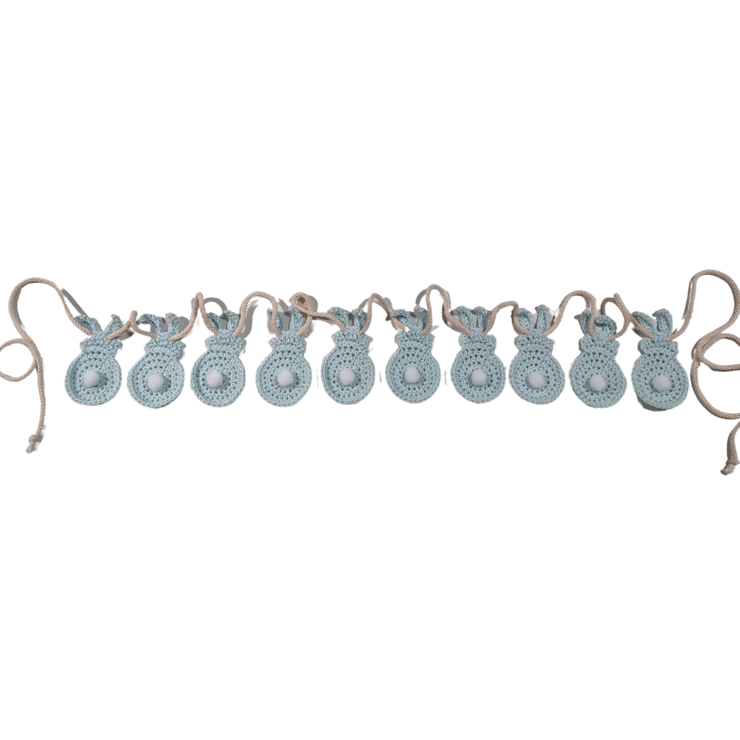 Blue_Crocheted_Bunny_Garland_Meli-Melo