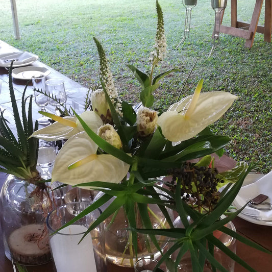 Ball neck Vase with flowers